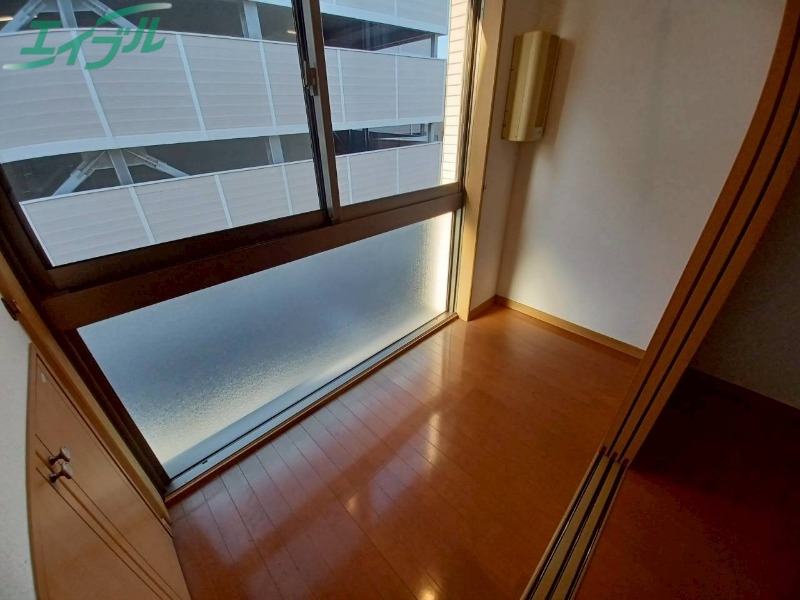 バルコニー　同物件別室画像