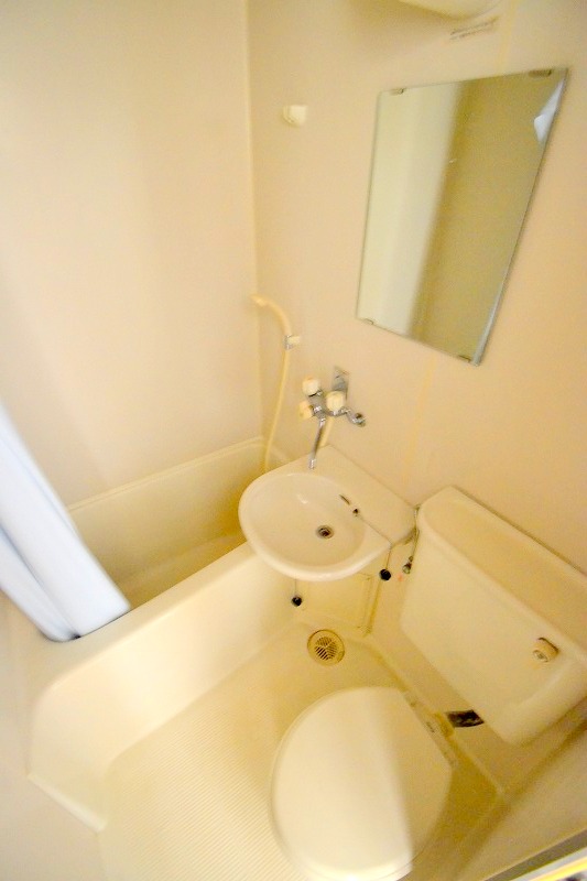 バス・シャワールーム　お問合せはシティホーム海田センター　082-821-2227