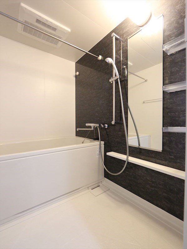 バス・シャワールーム　バスルーム　浴室暖房乾燥機付き