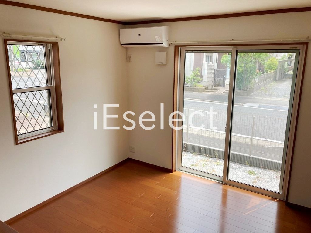 居室・リビング　2面採光の明るいリビング♪