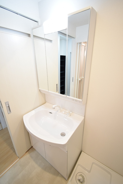 洗面設備　※同タイプのお部屋の写真です。