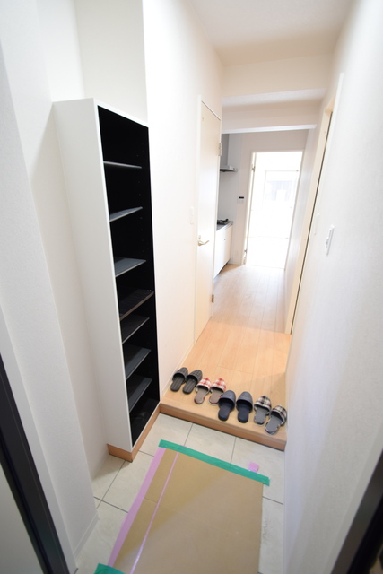 玄関　※同タイプのお部屋の写真です。