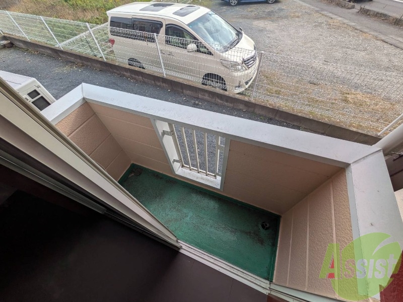 バルコニー　バルコニーもありますので洗濯物も干しやすい。