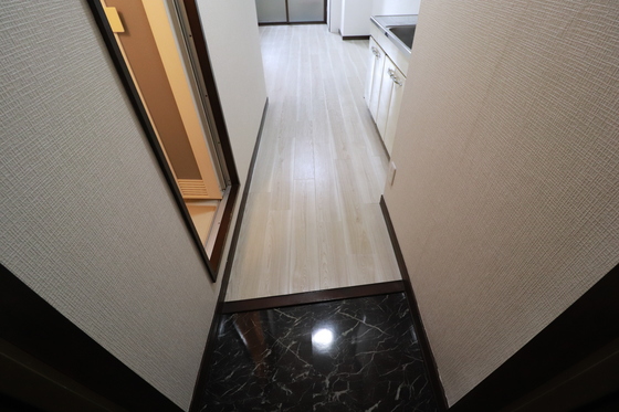 玄関　※別部屋の写真です