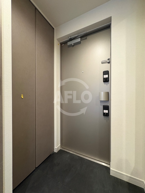 玄関　プレサンス天王寺ヴィヴァン　玄関