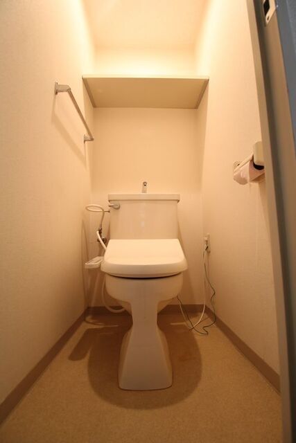 トイレ　別室の参考写真です。※現況優先