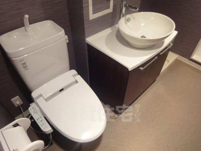南海本線 堺駅 徒歩12分 2階建 築15年のトイレ写真