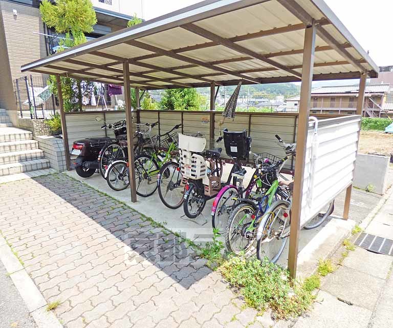 その他共有部分　駐輪場あります。