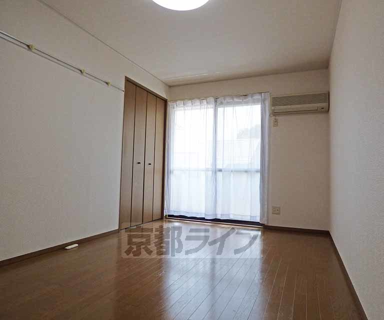 居室・リビング　広々としたお部屋です。