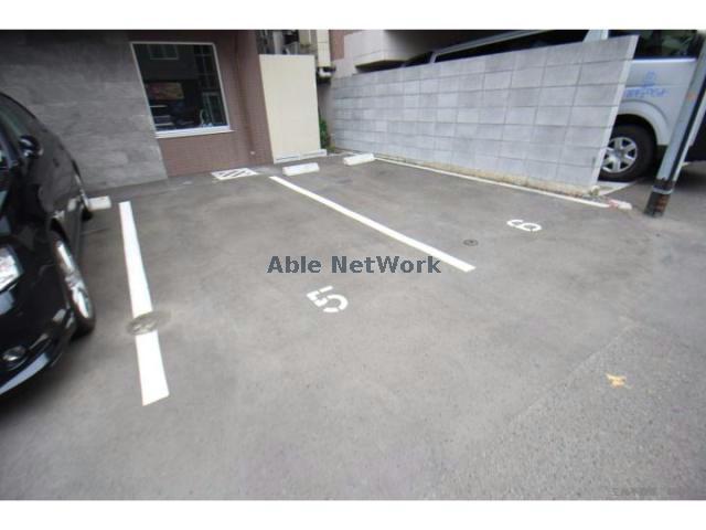 駐車場　駐車場