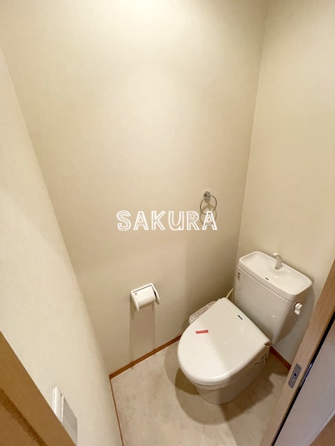 トイレ　落ち着いた色調のトイレです♪