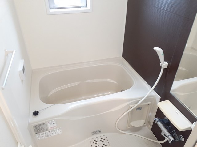 バス・シャワールーム　シャワー・追い焚き給湯