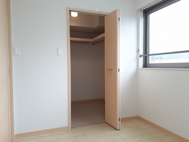 収納　ウォークインクローゼット