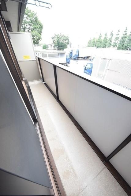 バルコニー　スペースたっぷり