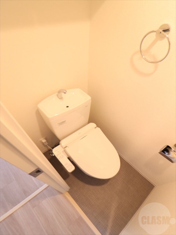 トイレ　温水洗浄便座