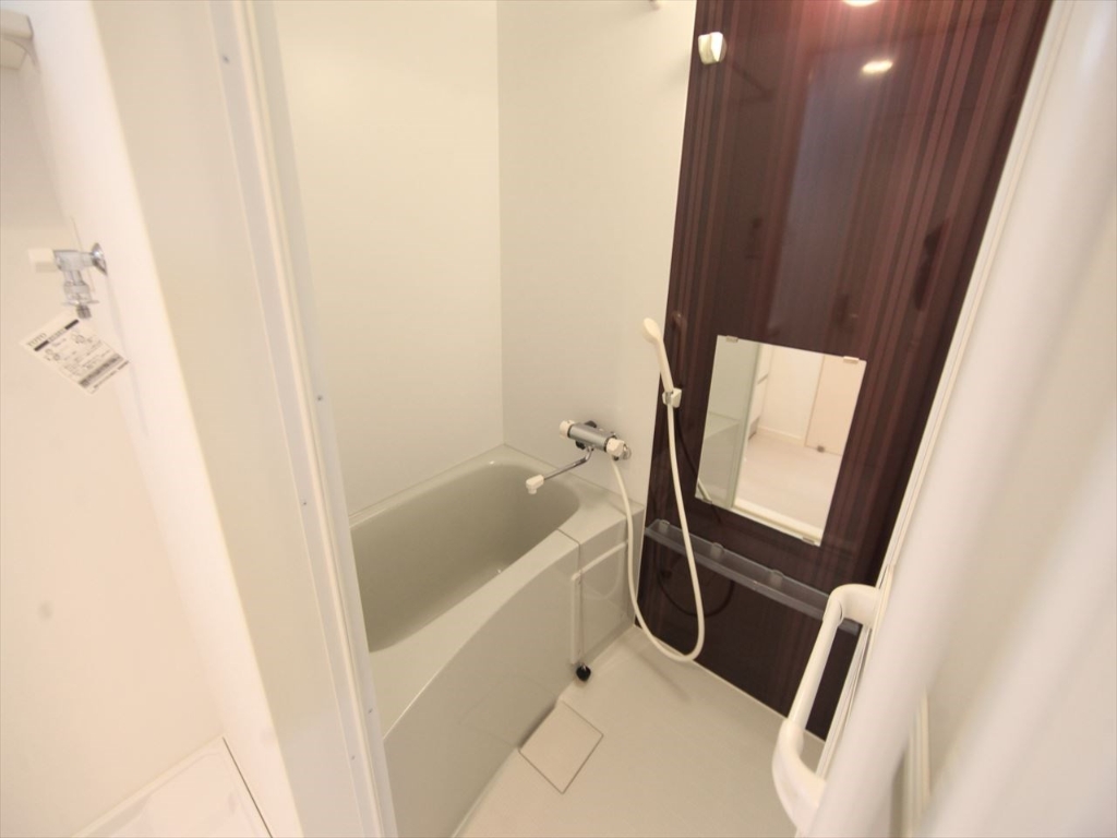 バス・シャワールーム　浴室暖房乾燥機付　24時間換気機能付バスルーム