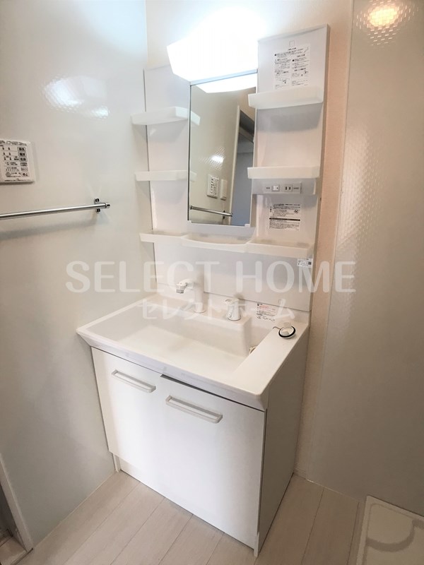 洗面設備　朝の身支度には欠かせない独立洗面化粧台