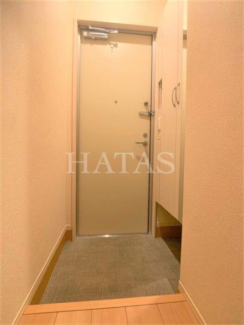 玄関　同物件別部屋です。