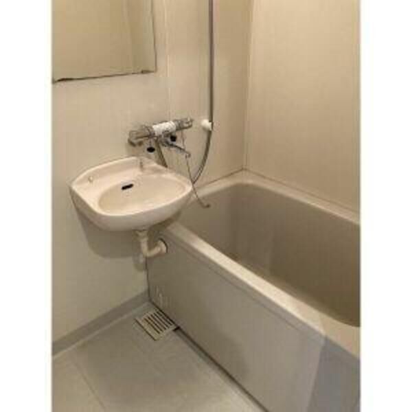 バス・シャワールーム　※別室の参考写真の為、現況優先です。