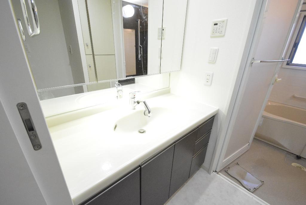 洗面設備　洗髪洗面化粧台