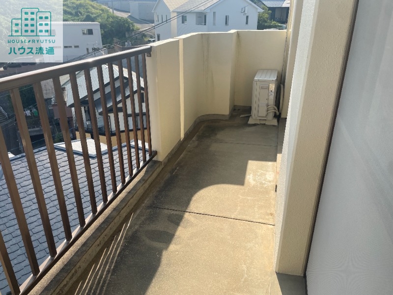 バルコニー　※別号室の写真になります。