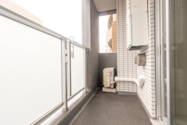 バルコニー　バルコニーからの眺めを楽しみながら食事をしませんか