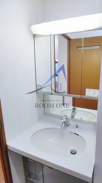 洗面設備　洗面台です。