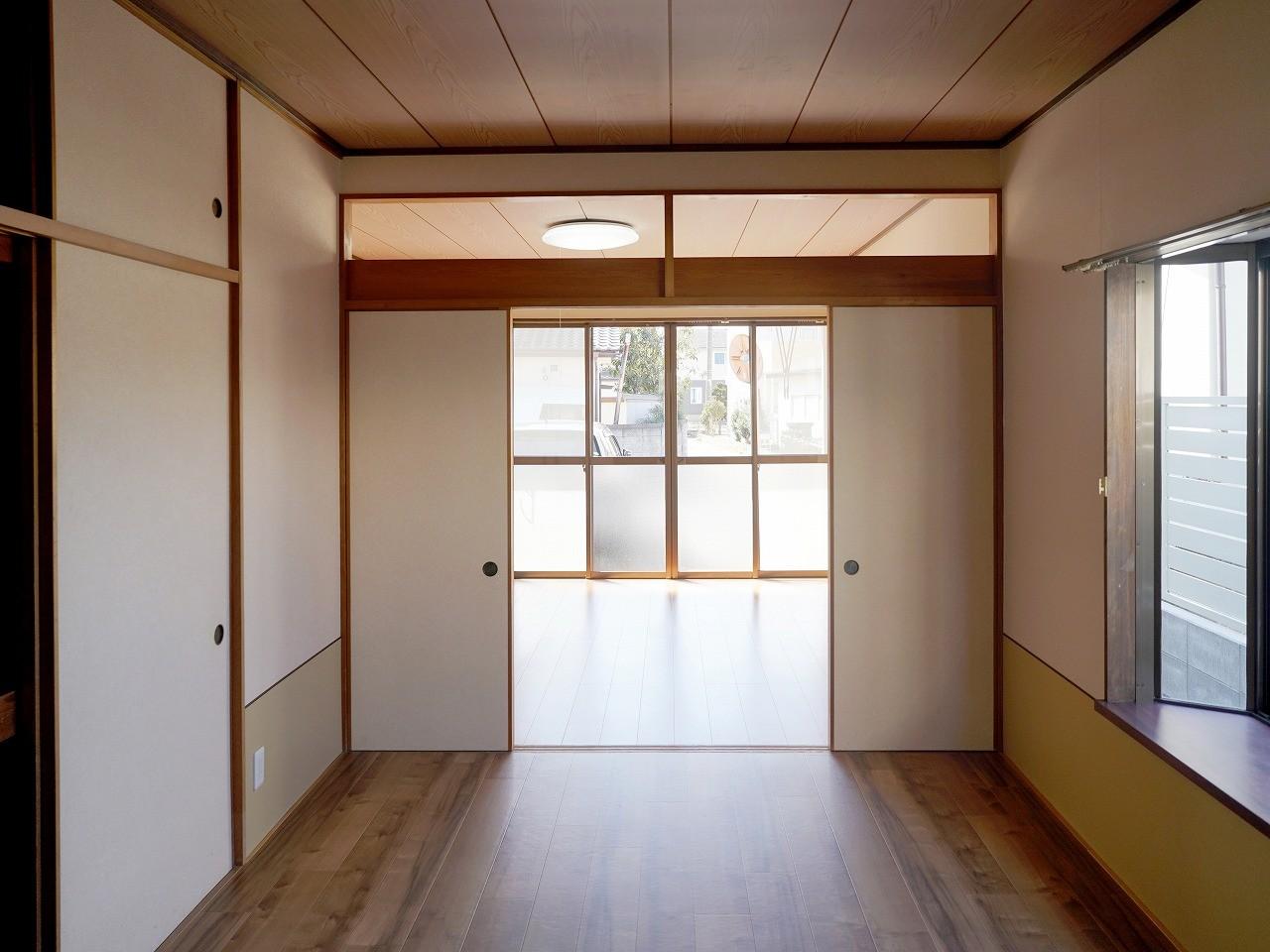 その他共有部分　ふすまを開けると、２つのリビングが続き、広々しています。