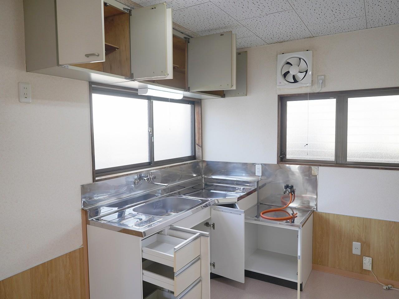 その他　キッチンは大容量の収納スペースがあります。