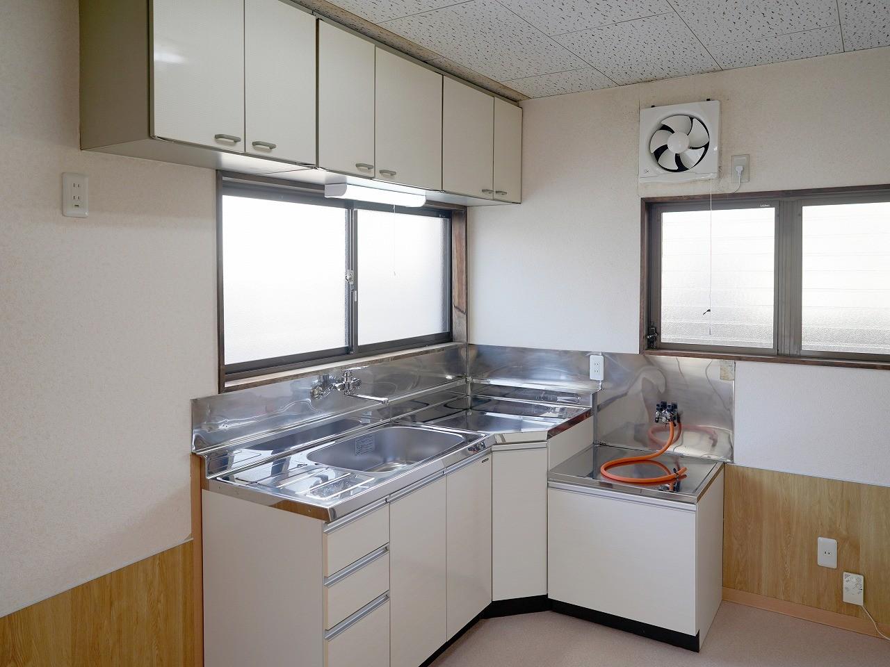 キッチン　広くて収納力のあるキッチン