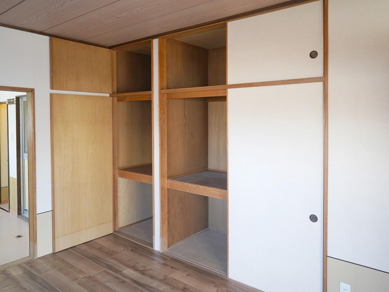 収納　各リビングに収納があります。