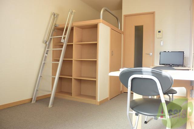 居室・リビング　ロフトが有り、収納も抜群！お部屋を広々使えます。