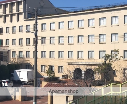 高校・高専　プール学院中学校・高等学校入試センター（高校・高専）まで369m