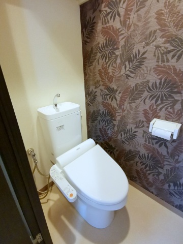 トイレ　温水洗浄暖房便座付き