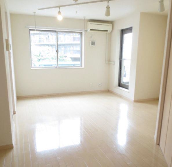 居室・リビング　★角部屋、二面採光、風通しも良好★