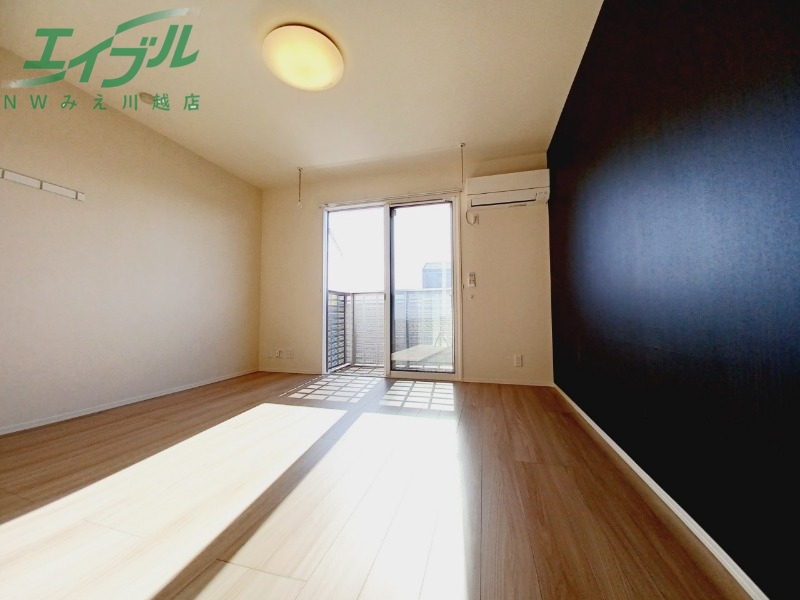 居室・リビング　同型参考写真