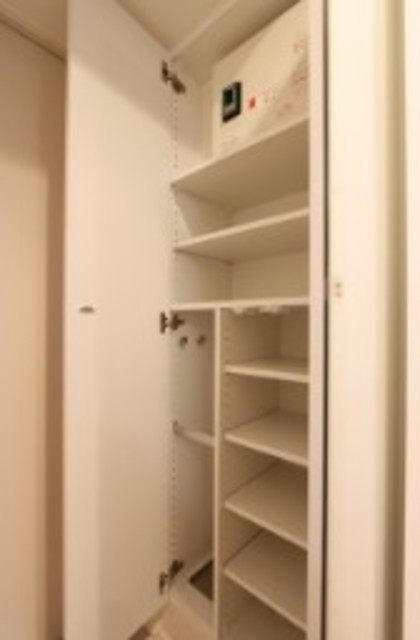 収納　シューズボックス