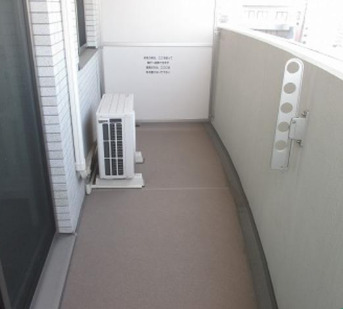 バルコニー　陽当たり良好なバルコニーです