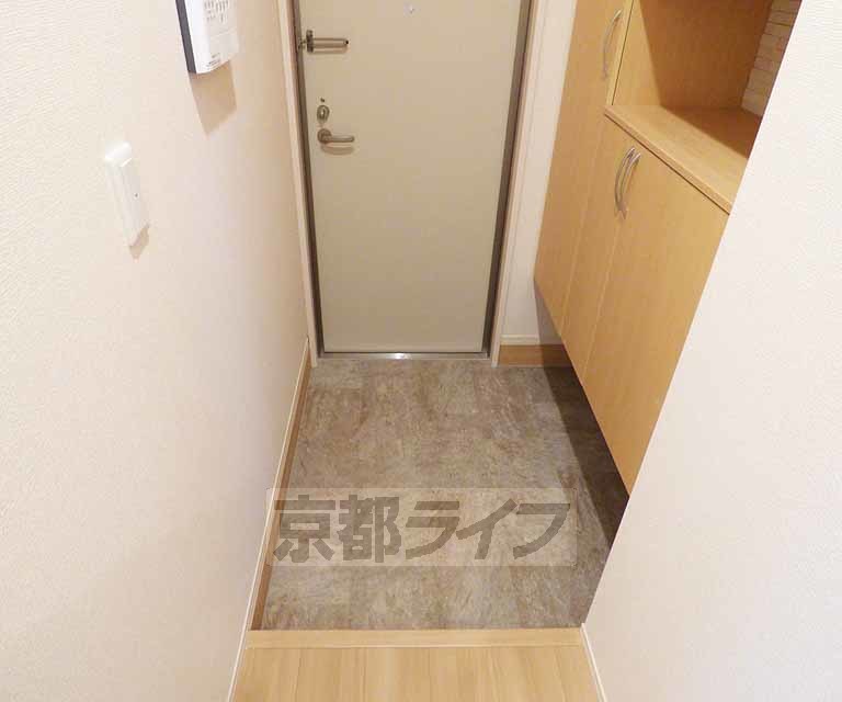 玄関　広々とした玄関です。