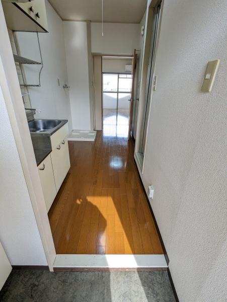 玄関　玄関を開けるとこんな感じです♪