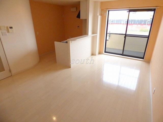 居室・リビング　コーディネートのしやすいお部屋♪