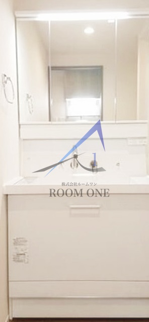 洗面設備　独立洗面台です。