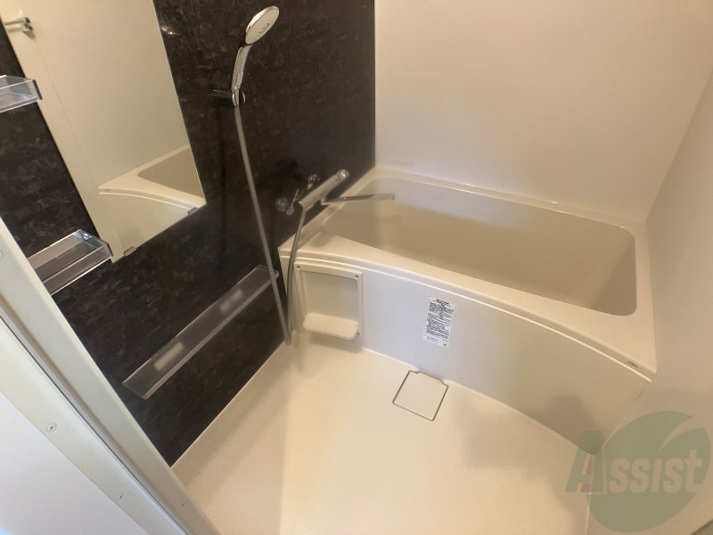 バス・シャワールーム　お風呂になります。一日の疲れを癒してくださいね。