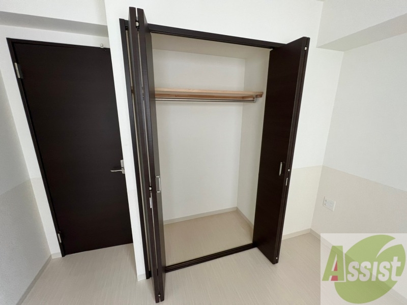 収納　クローゼットは奥行きもあり、荷物が多い方でも安心です。