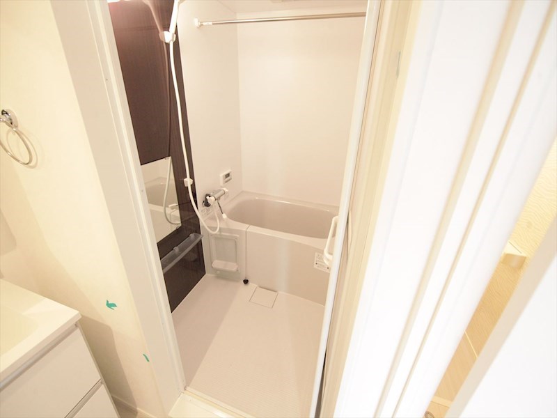 バス・シャワールーム　バスルーム　浴室暖房乾燥機付き　イメージ写真