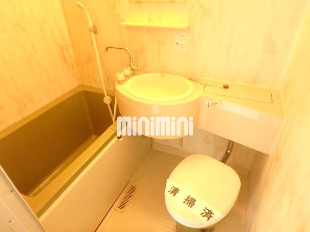 バス・シャワールーム　お掃除のしやすいユニットバス。