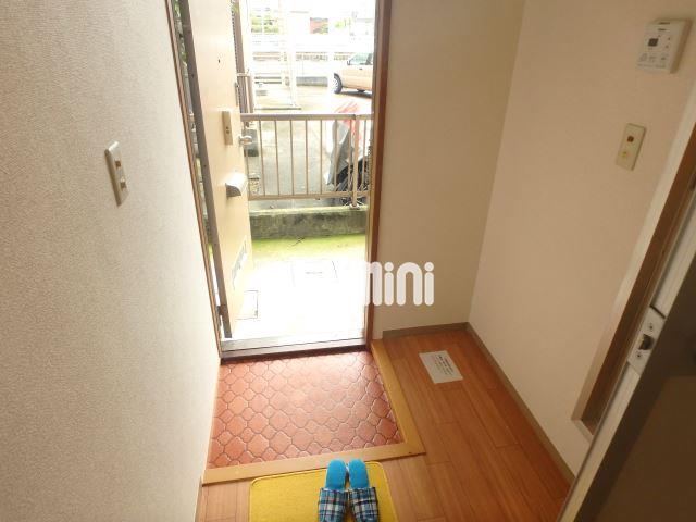 玄関　素敵なお部屋がお出迎え。