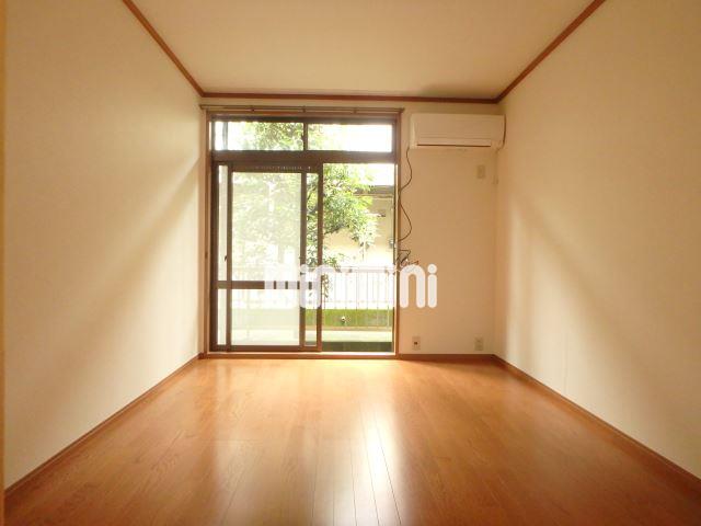 居室・リビング　６帖の洋室です。