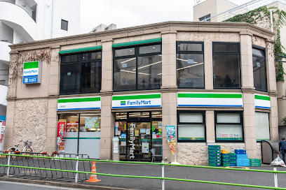 コンビニ　ファミリーマート元麻布店（コンビニ）まで164m