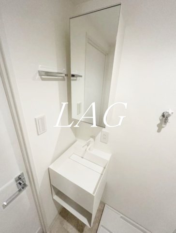 洗面設備　独立洗面台になります。